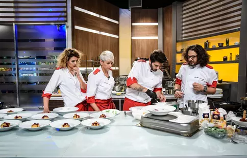 Semifinaliștii sezonului 6 „Chefi la cuțite” se aleg în această seară