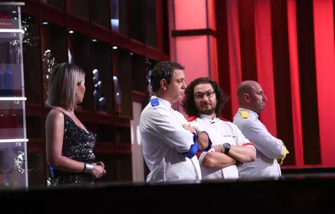 Chef Cătălin Scărlătescu a pierdut primul concurent din echipa galbenă, aseară, la „Chefi la cuțite”