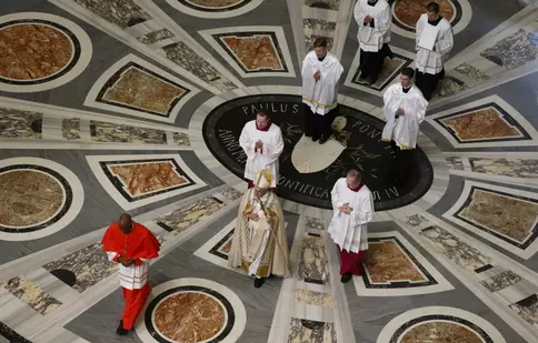 TVR 1 difuzează în premieră documentarul „Habemus Papam: o istorie a puterii”