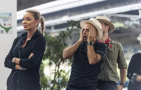 GALERIE FOTO. Pericole mari pentru concurenţii de la „Asia Express”. Au dormit în case cu şerpi