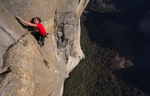 Nominalizat la Oscar, filmul „Free Solo” va avea premiera pe National Geographic sâmbătă, 16 martie
