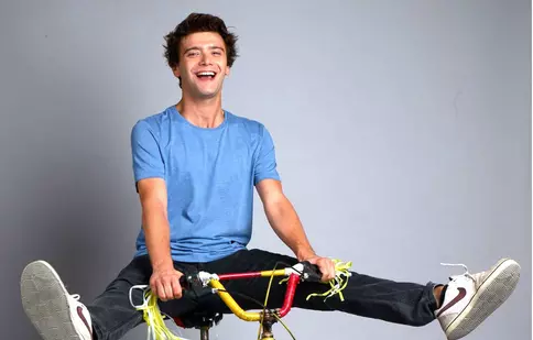 Yağız Can Konyalı, Rahmet din serialul „Povestea noastră” de la Kanal D, se iubește cu Miss Univers Turcia