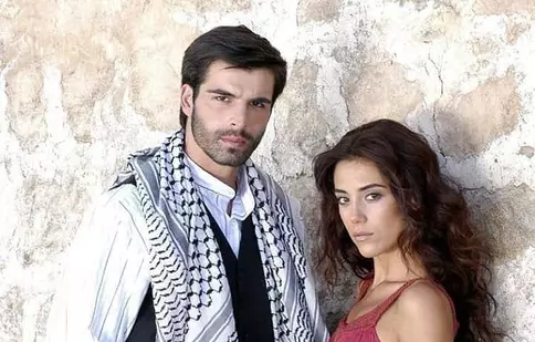 GALERIE FOTO. Cum arată şi ce face acum actorul Mehmet Akif Alakurt, protagonistul serialului „Puterea destinului”?