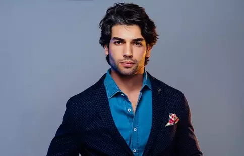 Şükrü Özyildiz are o nouă iubită. Cu cine se iubește actorul din serialul turcesc „Steaua sufletului”