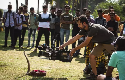 Concurenţii „Asia Express”, terifiaţi de cobre, într-o nouã misiune în India. Ana Morodan: „E îngrozitor ce am trãit!”