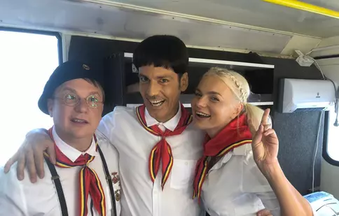 Ștefan Bănică și Marius Florea Vizante îmbracă din nou uniforma de pionier, în serialul „Liber ca pasărea cerului”