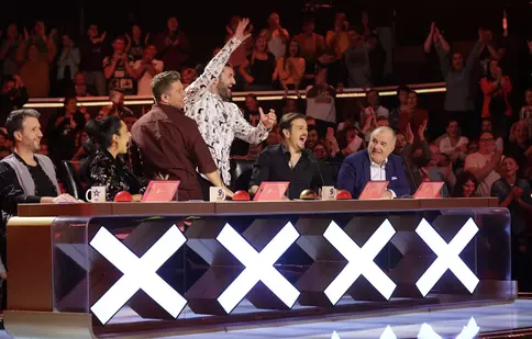 Smiley și Pavel Bartoș apasă butonul auriu. Ce reacție vor avea jurații „Românii au talent”