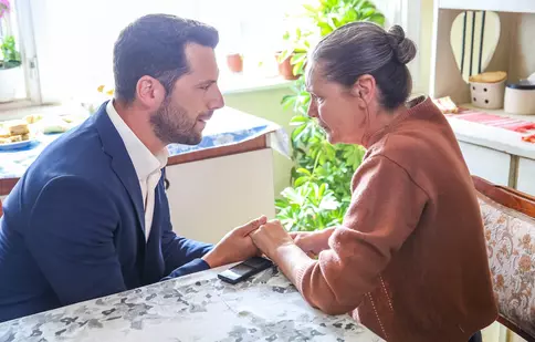 Ștefan îi face ADN-ul lui Matei, iar Vlad o alungă pe Roxana din apartamentul său!