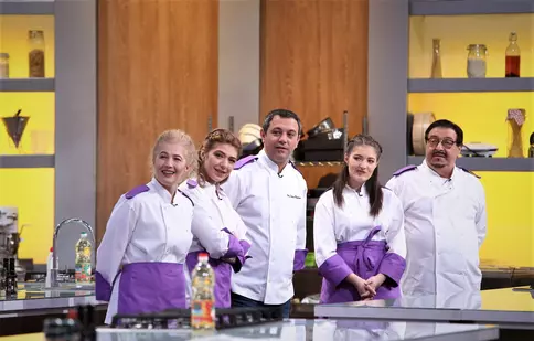 Prima confruntare pe echipe, din sezonul special: chefii intră cu familiile în bucătăria Chefi la cuțite