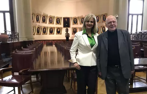 În această seară, la emisiunea „Destine ca-n filme”, invitatul Iulianei Marciuc este Răzvan Theodorescu