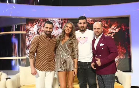 Joi, pe „Scena misterelor”: Fantoma de la Operă, Gollum, Duhul lămpii, un minion, un extraterestru…