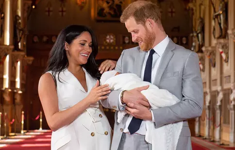 FOTO. Prima imagine cu chipul lui Archie, fiul lui Meghan Markle și Prințul Harry