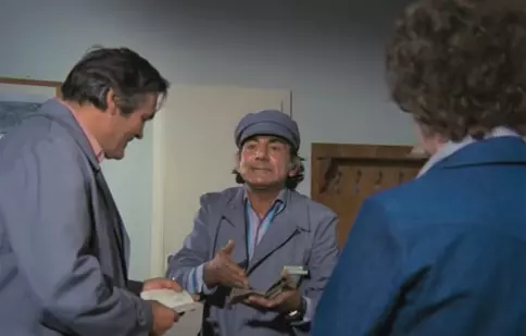 Sâmbătă, 25 mai 2019, de la ora 21.00, „CinemaTePeca” prezintă comedia „Secretul lui Bachus”