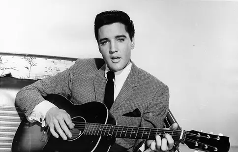 Se caută Elvis Presley. Regizorul Baz Luhrmann vrea să facă un lungmetraj biografic dedicat Regelui