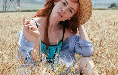 GALERIE FOTO. Actrița Olimpia Melinte, vacanță cu rulota la mare și cu cortul, la munte