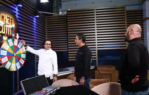 Ruleta cu provocări revine în viața juraților de la „Chefi la cuțite”. Ce sunt nevoiți să facă de această dată