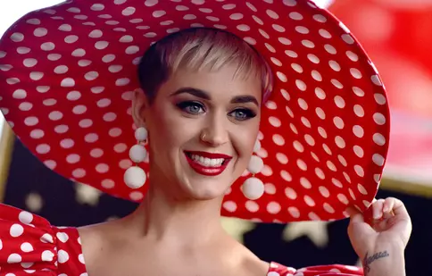 Katy Perry este acuzată de hărțuire sexuală