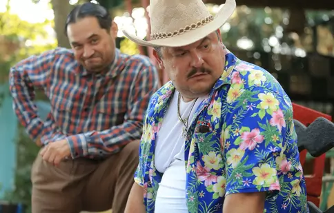 În această seară, în primul episod „Las Fierbinți” din sezonul 16: „Dacă prostia avea frișcă, Brânzoi era, și crema de vanilie era Robi!”