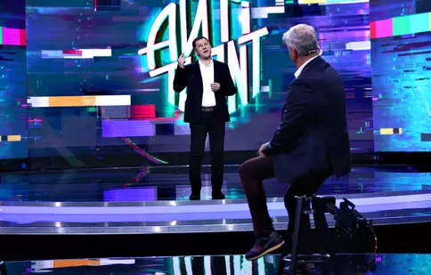 Doru Octavian Dumitru, invitat special în cadrul emisiunii  „Antitalent”: „Pe scenă se transformă”