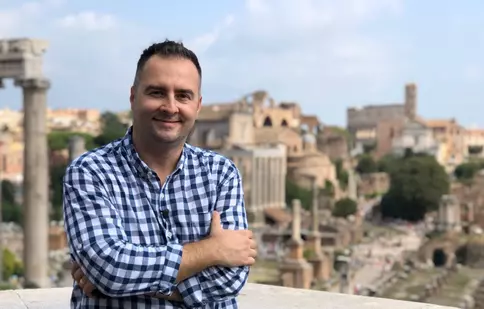 Săptămâna aceasta, la Știrile PRO TV, Rareș Năstase prezintă campania „Oameni de vânzare”