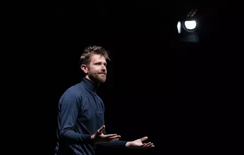 GALERIE FOTO. Spectacolul „Bad Talks” - scris, regizat și interpretat de Radu Iacoban - revine la Unteatru