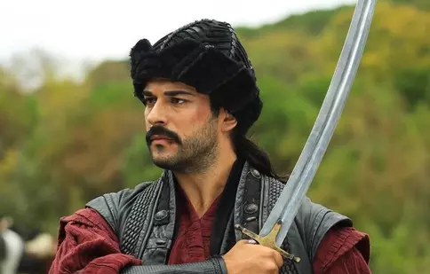 „Kuruluş Osman”, noul serial al lui Burak Özçivit, începe în această seară în Turcia