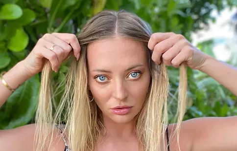 GALERIE FOTO. Delia, imagini impresionante din vacanță