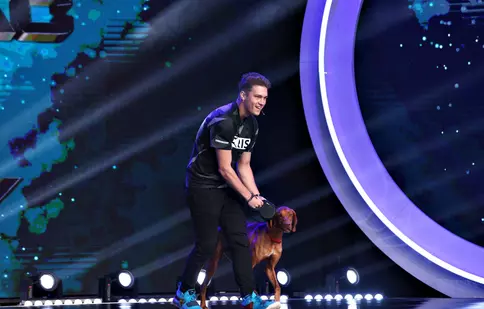 Astăzi la „iUmor”, Mihai Bendeac va fi luat la „roast” de fratele său