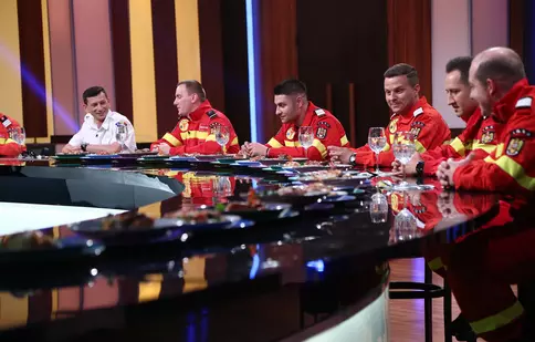 Paramedicii ISU, juraţi în cea de-a treia confruntare „Chefi la cuţite”