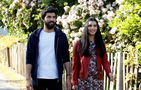 Serialul turcesc „Dragoste de contrabandă” are succes la Netflix. Cine sunt protagoniștii și ce mai fac ei