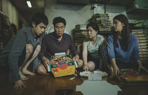 GALERIE FOTO. „Parazit”, cel mai bun film al toamnei, este de astăzi în cinematografe