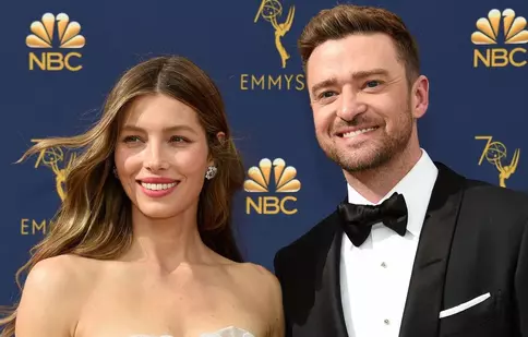 FOTO. Justin Timberlake a înșelat-o pe Jessica Biel? Artistul a fost surprins cu o altă femeie!