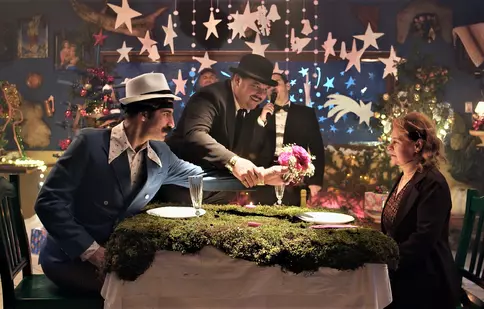 Pro TV va difuza un episod special de Crăciun al serialului „Las Fierbinți”