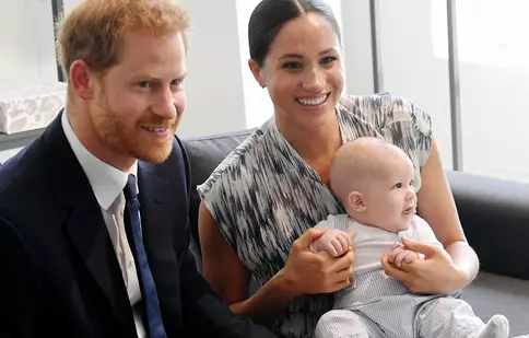 Meghan Markle, Prințul Harry și Archie se întorc în Marea Britanie pentru a petrece vancața de vară