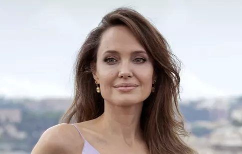 Angelina Jolie a donat un milion de dolari în beneficiul copiilor săraci
