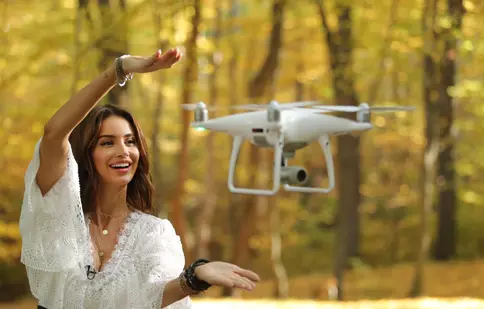 Diseară, de la 21:30, Gospodarii sunt pregătiți să le primească pe fete în casele lor