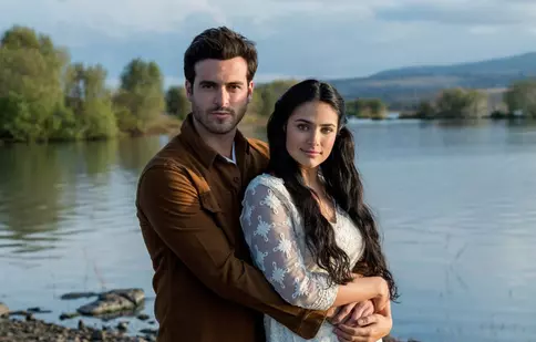 De luni, 13 aprilie, Pro Gold difuzează telenovela „Blestemul meu iubit”