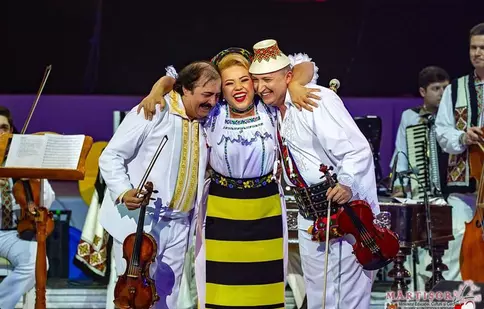 TVR 1 va transmite concertul aniversar al Orchestrei Lăutarii din Chișinău, prezentat de Iuliana Tudor. Programul difuzărilor