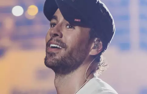 VIDEO. Enrique Iglesias dansează cu fiica lui de numai 2 luni. Primele imagini cu mezina familiei