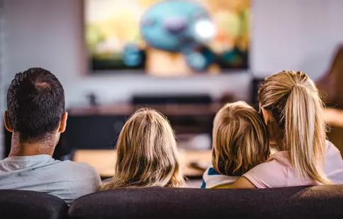 Programe tv pentru duminică, 12 aprilie