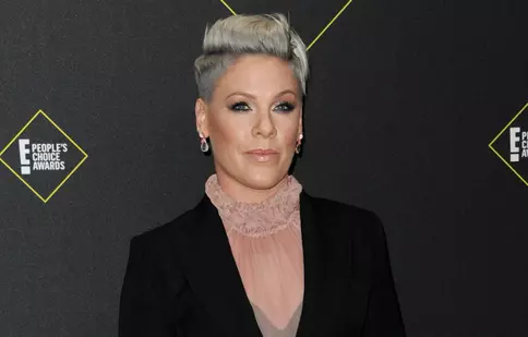 Pink a dezvăluit că a fost infectată cu coronavirus și a donat o sumă impresionantă spitalelor