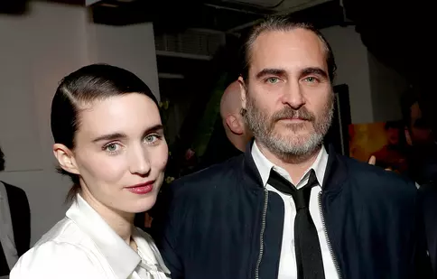 Rooney Mara și Joaquin Phoenix vor avea un copil