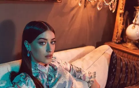 Hazal Kaya și-a arătat băiețelul pe rețelele de socializare. Cum arată micuțul Ali