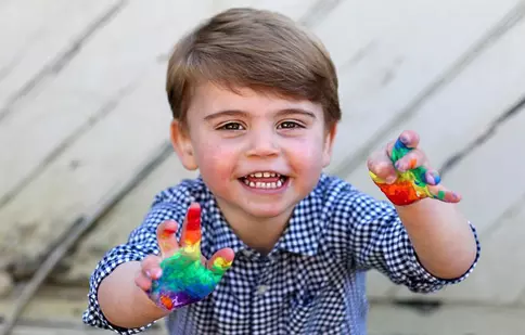 Prințul Louis, mezinul Ducilor de Cambridge, nu poate respecta distanțarea socială. Motivul este adorabil