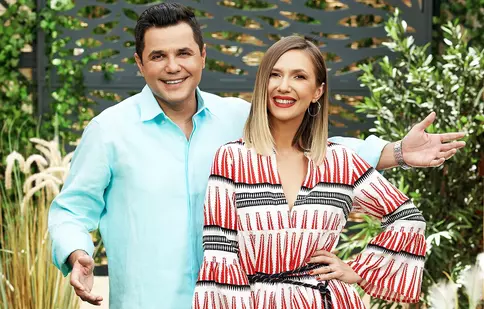 Adela si Cove sărbătoresc 5 ani de „Vorbește lumea” cu o ediție specială