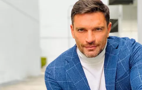 Julian Gil și-a prezentat noua iubită pe rețelele de socializare