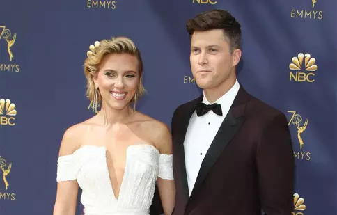 Scarlett Johansson și Colin Jost își regândesc planurile de nuntă