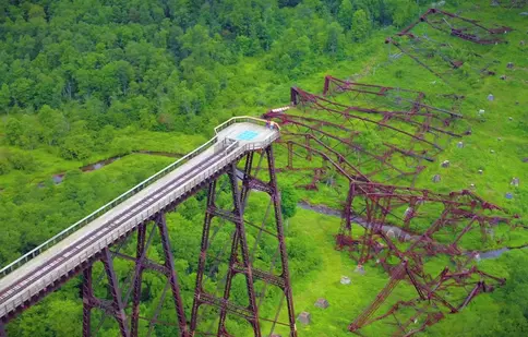 History transmite, în premieră, primul sezon al serialului-documentar „Construcții fantomă”