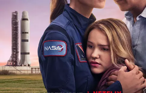 Netflix lansează trailerul noului serial „Away”, cu Hilary Swank