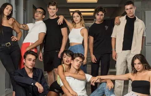 Distribuția serialului „Elite” (Netflix) revine pe platourile de filmare, după ce a fost depistat un caz de COVID